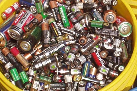 废品电池回收价格_风帆蓄电池回收价格_高价回收锂电池厂家